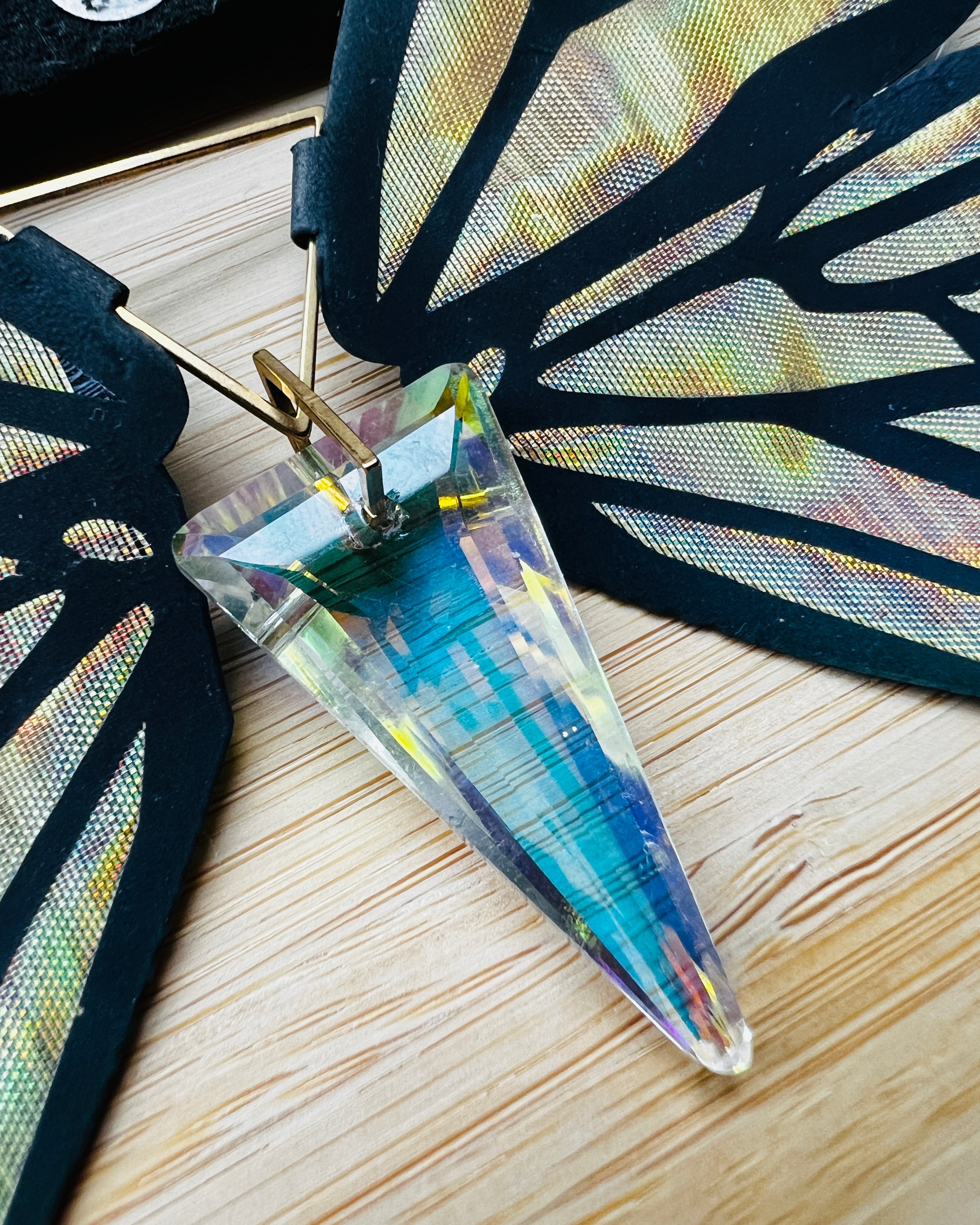 METAMORPH BUTTERFLY CHOKER - Black Rainbow Reflective / Holographic Gold