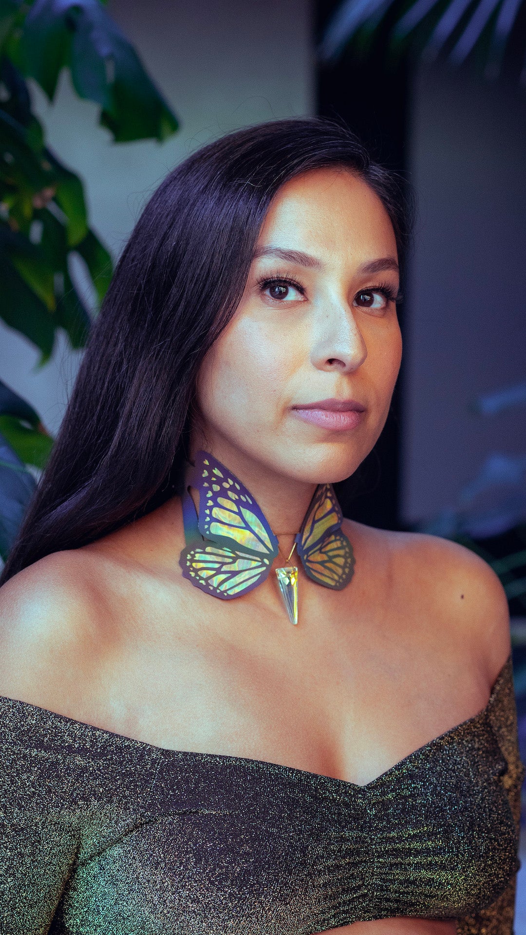 METAMORPH BUTTERFLY CHOKER - Black Rainbow Reflective / Holographic Gold