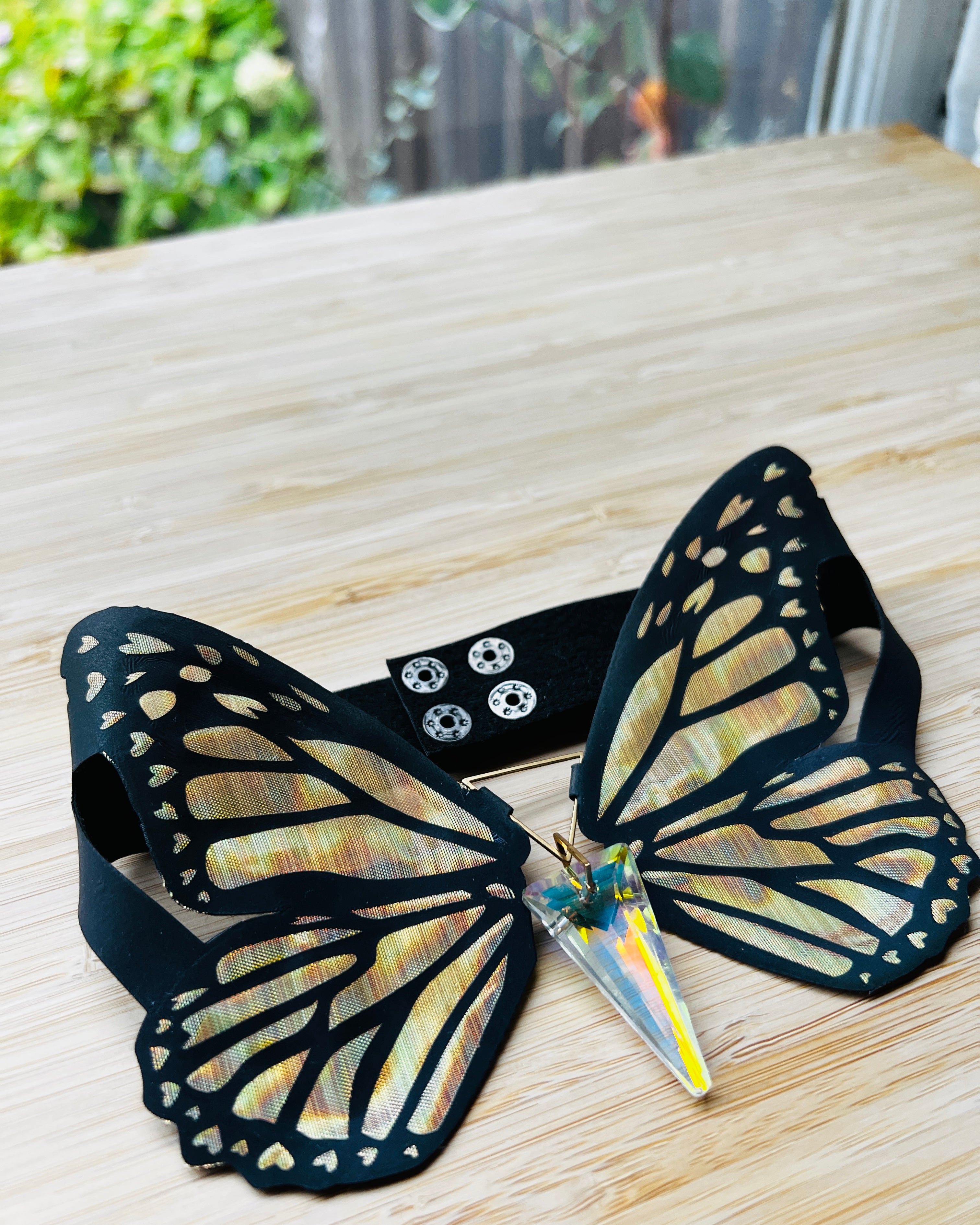 METAMORPH BUTTERFLY CHOKER - Black Rainbow Reflective / Holographic Gold